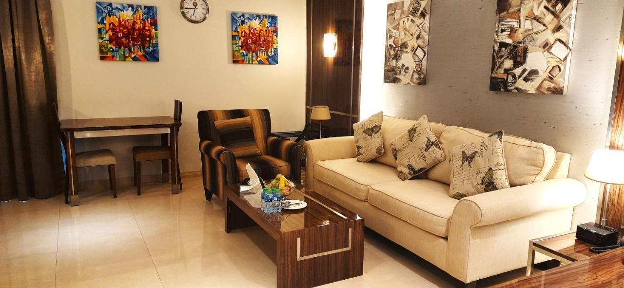 Tio Sea Resort Al Khor Exterior foto A living room